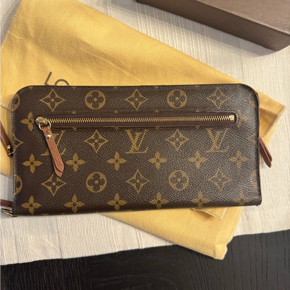 Louis Vuitton XL large wallet/clutch - Picture 5 of 10